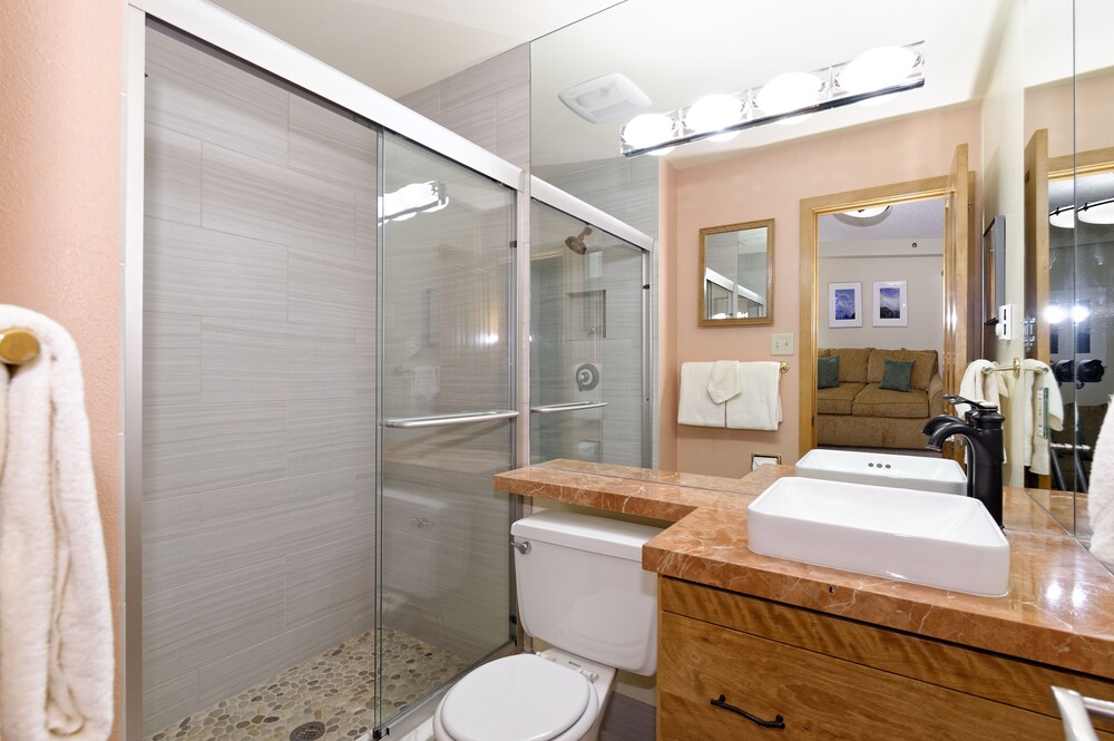 Premier Room, 2 Bedrooms - Bathroom