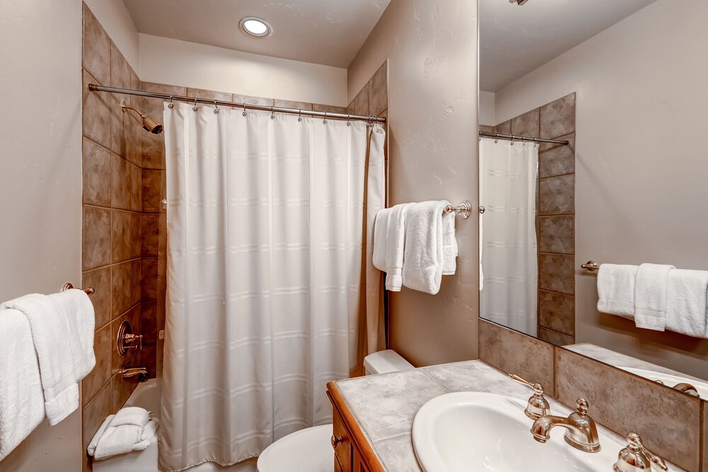 Condo, 3 Bedrooms - Bathroom
