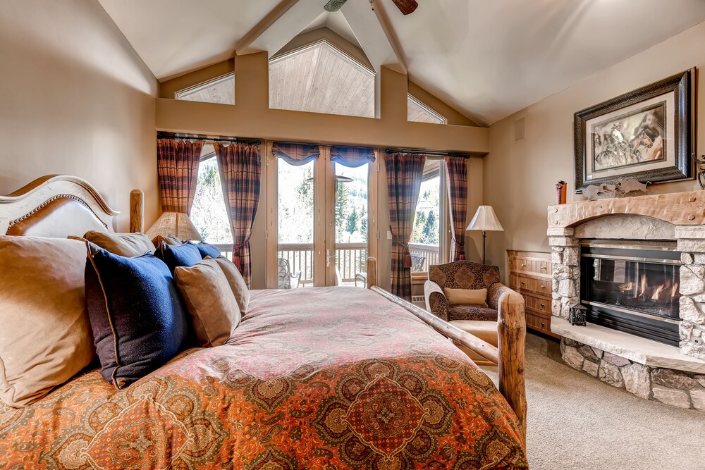 Premium Condo, 2 Bedrooms (Plus) - Guestroom