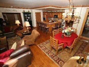 Premium Condo, 3 Bedrooms (Plus) - In-Room Kitchen