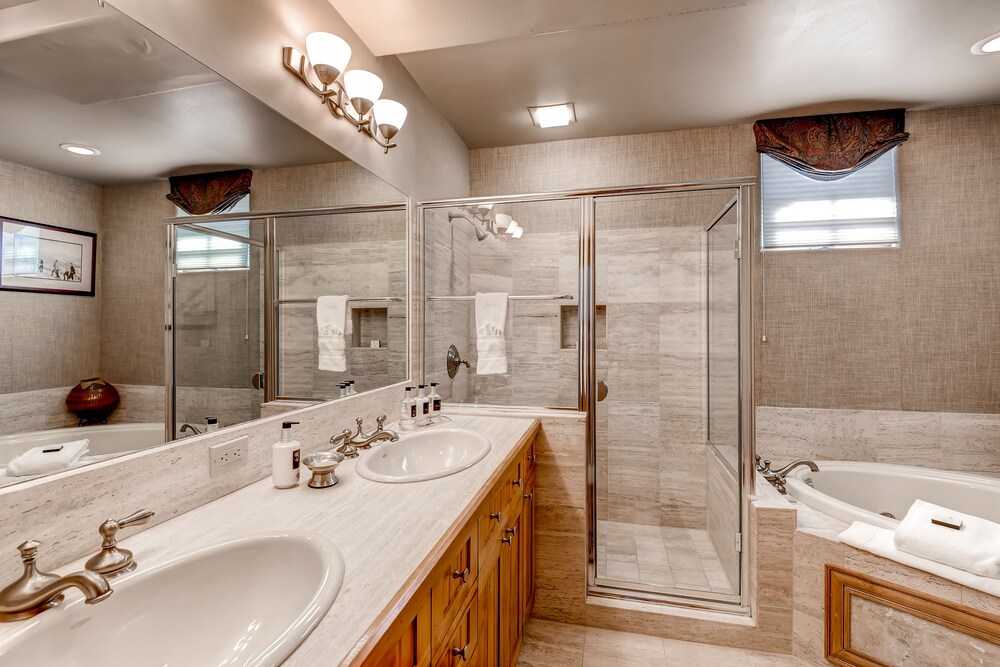 Premium Condo, 2 Bedrooms (Plus) - Bathroom