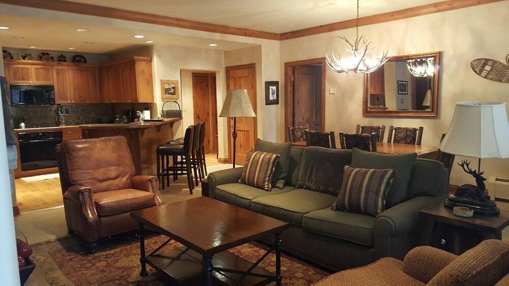 Condo, 2 Bedrooms - Living Area