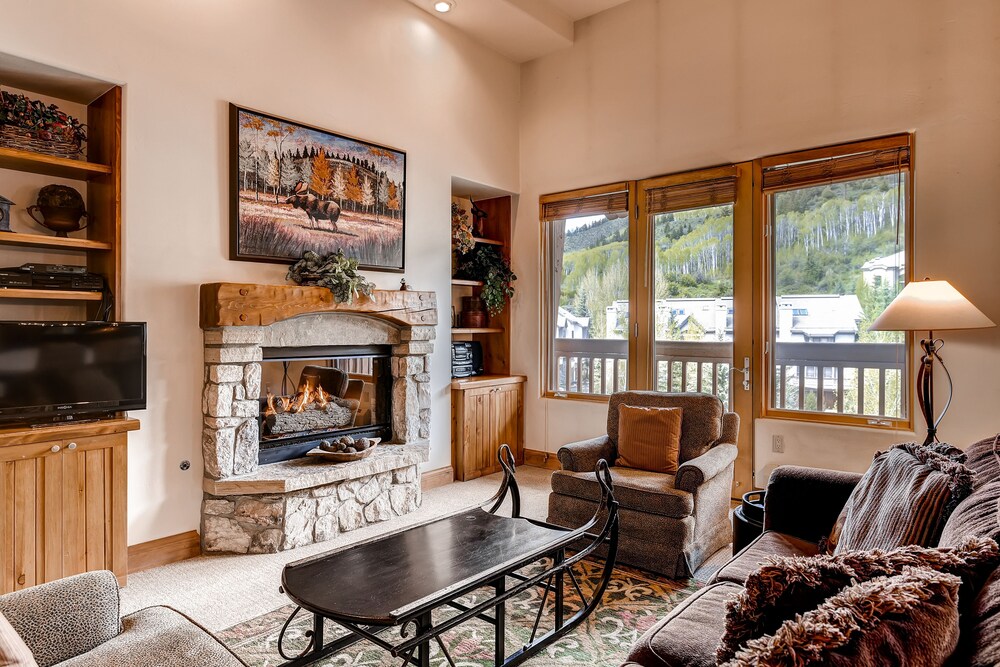 Condo, 1 Bedroom (Plus) - Living Area