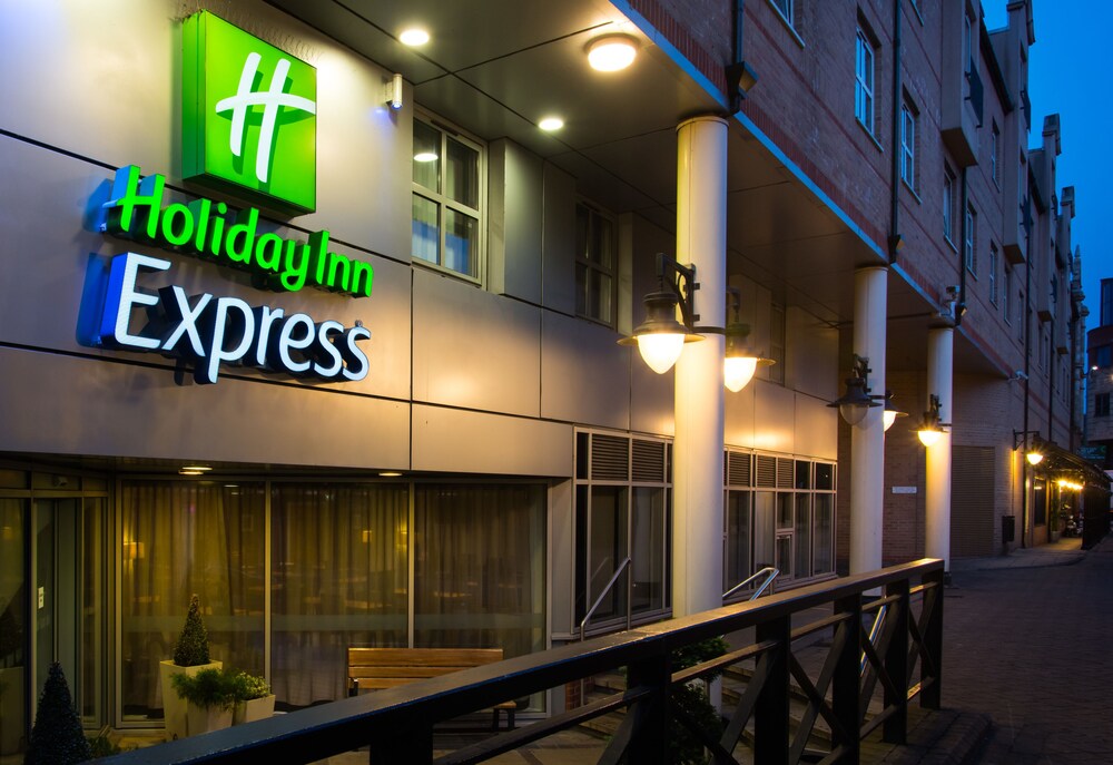Hotel Front - Evening/Night