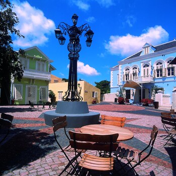 Courtyard View
