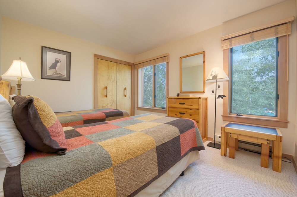 Teton Village Condos, 3 Bedrooms, 3 Bathrooms - Guestroom