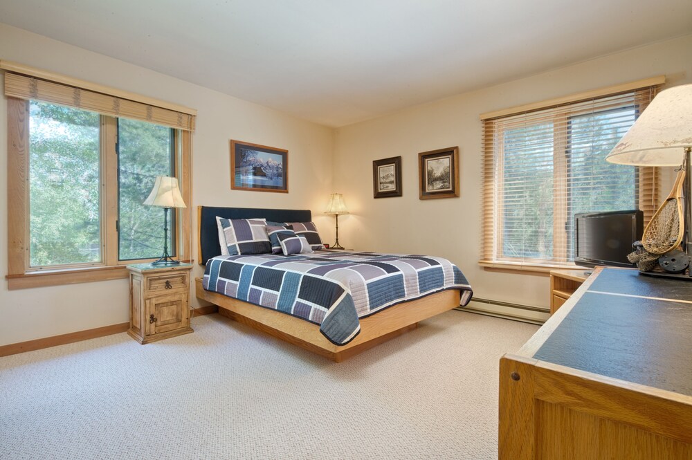 Teton Village Condos, 3 Bedrooms, 3 Bathrooms - Guestroom