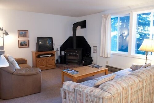 Teton Village Condos, 2 Bedrooms, 1 Bathroom - Living Area