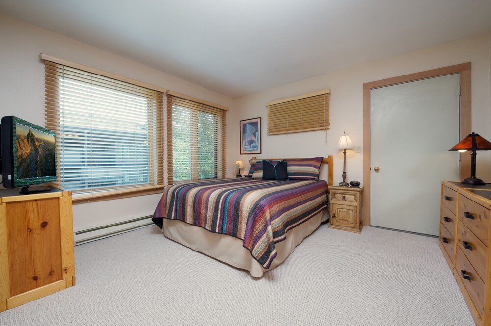 Teton Village Condos, 3 Bedrooms, 3 Bathrooms - Guestroom