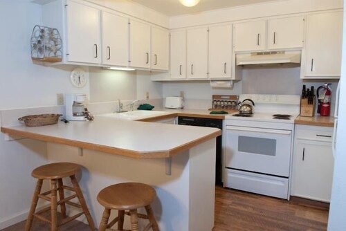 Teton Village Condos, 2 Bedrooms, 1 Bathroom - In-Room Kitchen