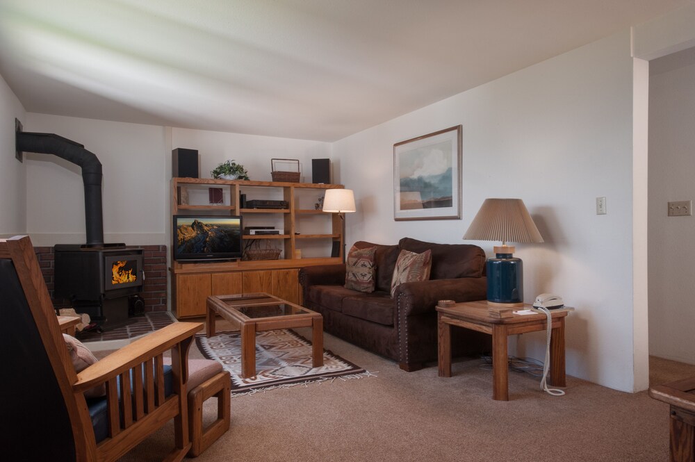 Teton Village Condos, 2 Bedrooms, 1 Bathroom - Living Area