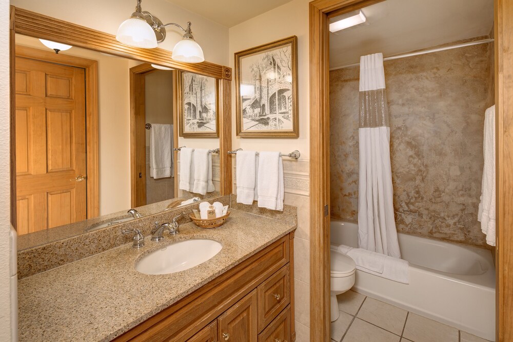 Suite, 1 Bedroom (Loft) - Bathroom