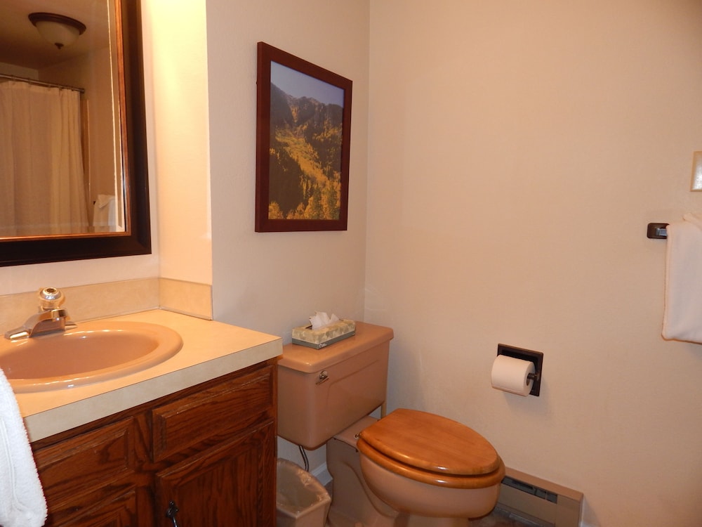 Condo, 3 Bedrooms - Bathroom