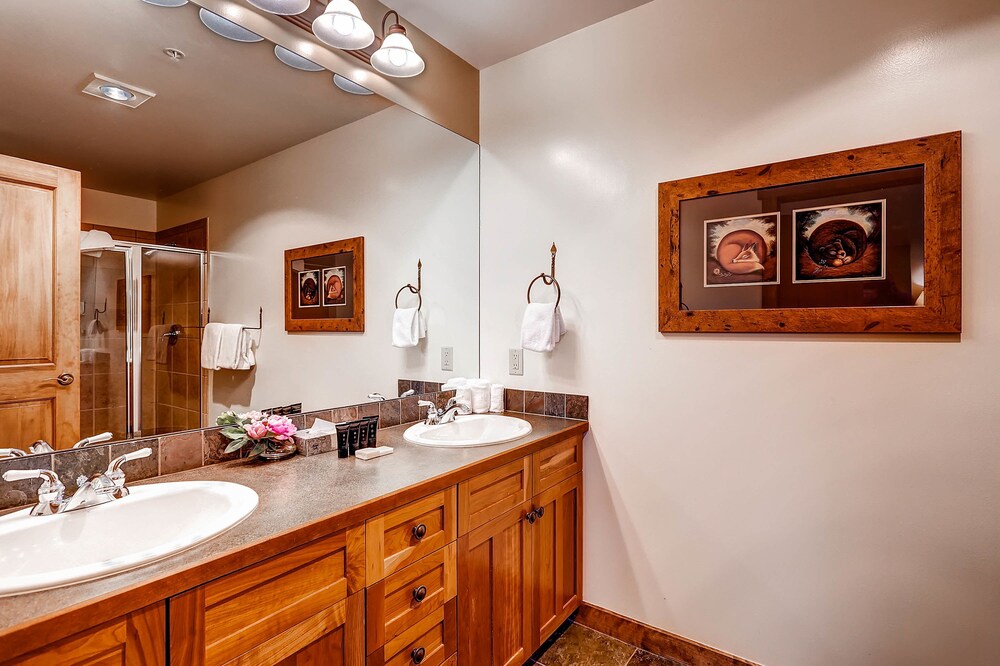 Premier Condo, 3 Bedrooms (River Run) - Bathroom