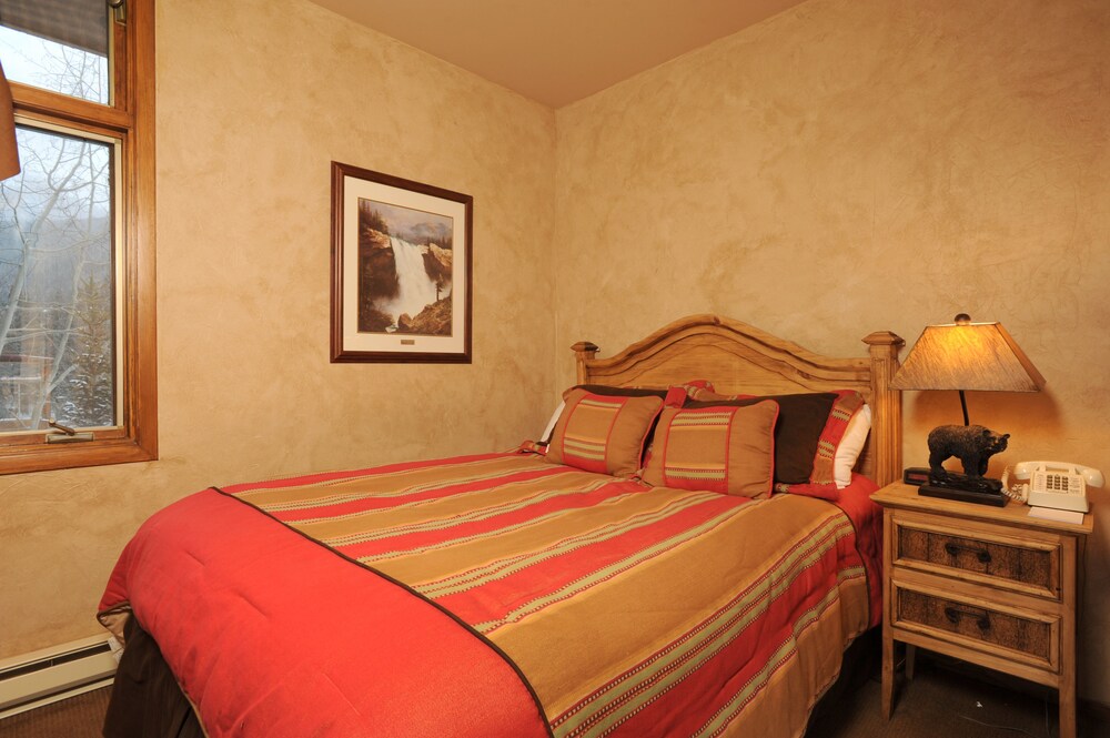 Premier Condo, 2 Bedrooms (River Bank) - Guestroom