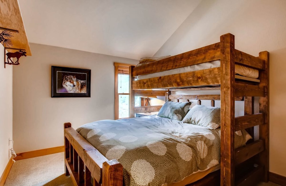 Townhome, 4 Bedrooms (Redhawk) - Guestroom