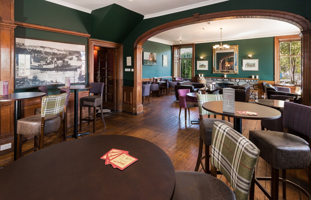 Hotel Lounge