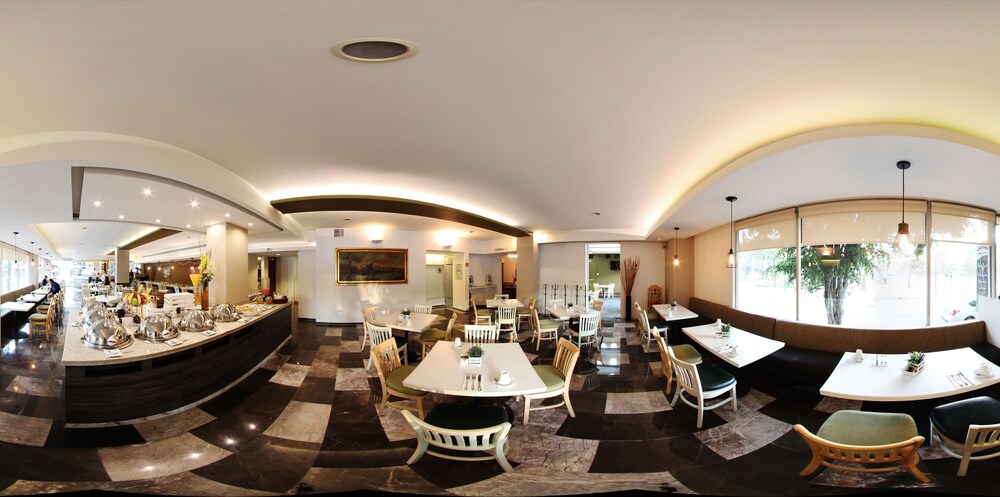 Food Court