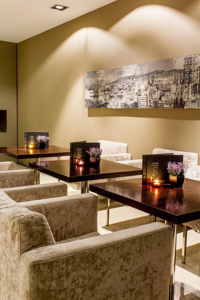 Hotel Bar