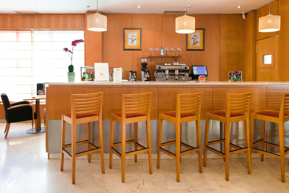 Hotel Bar