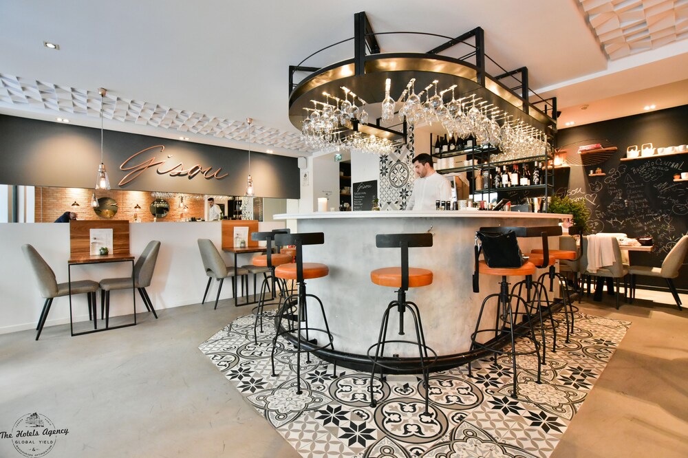 Hotel Lounge