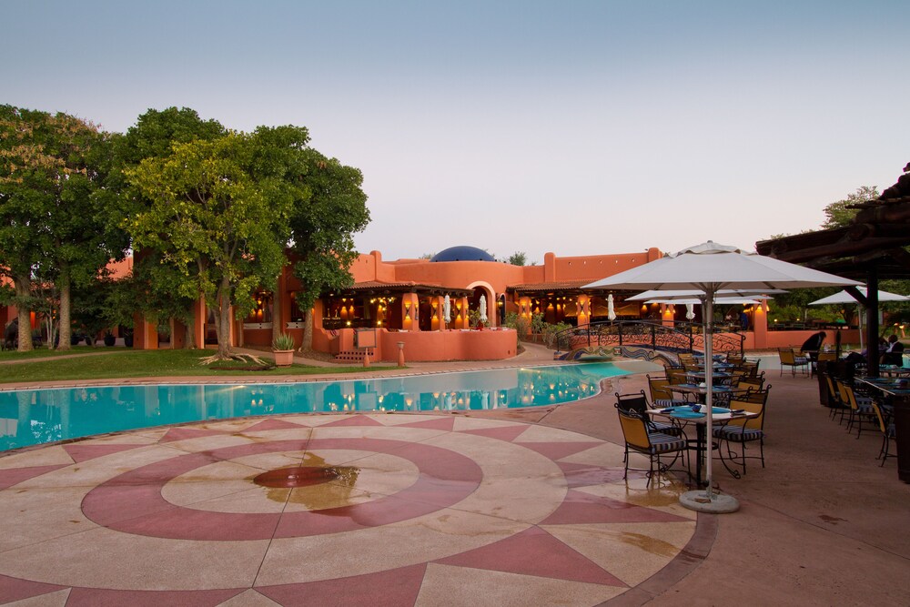 Poolside Bar