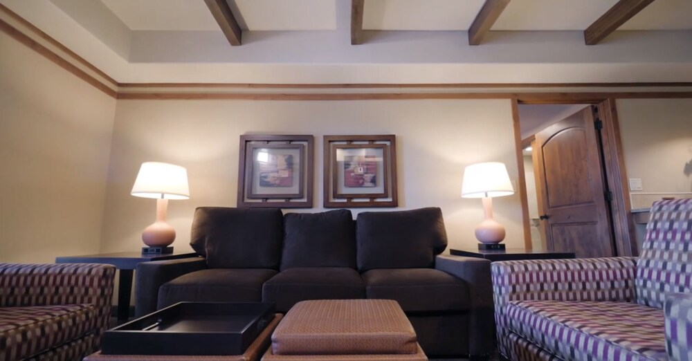2 Bedroom Sunset Suite - Living Room