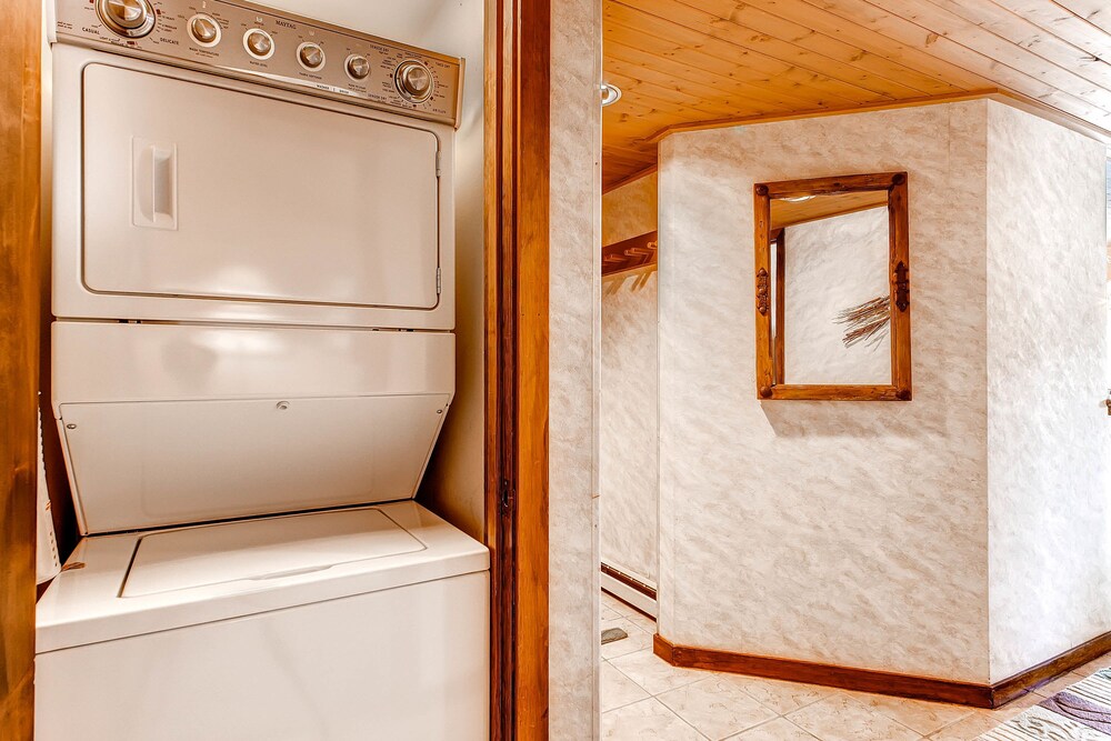 Standard Room, 2 Bedrooms, 2 Bathrooms - Laundry Room