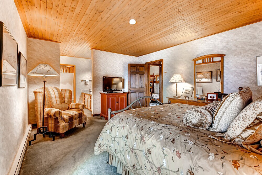 Standard Room, 2 Bedrooms, 2 Bathrooms - Guestroom