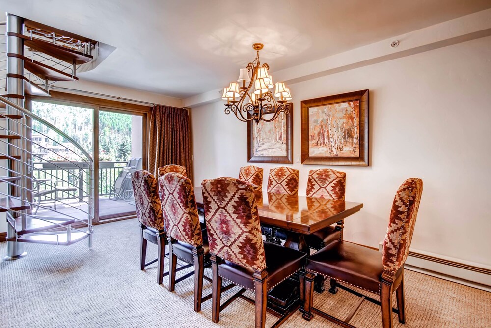 Two Bedroom 3 Bath Superior Condo with loft (North Building) - In-Room Dining