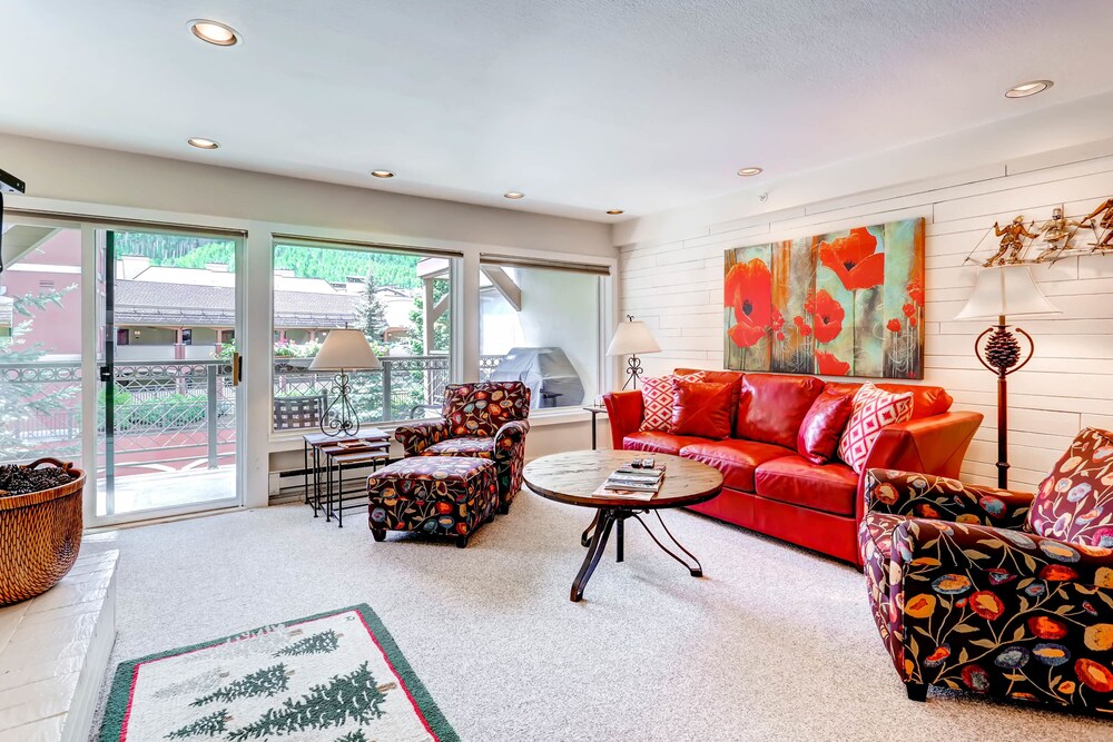 Two Bedroom 2 Bath Superior Condo Mountain View (East Building) - Living Room
