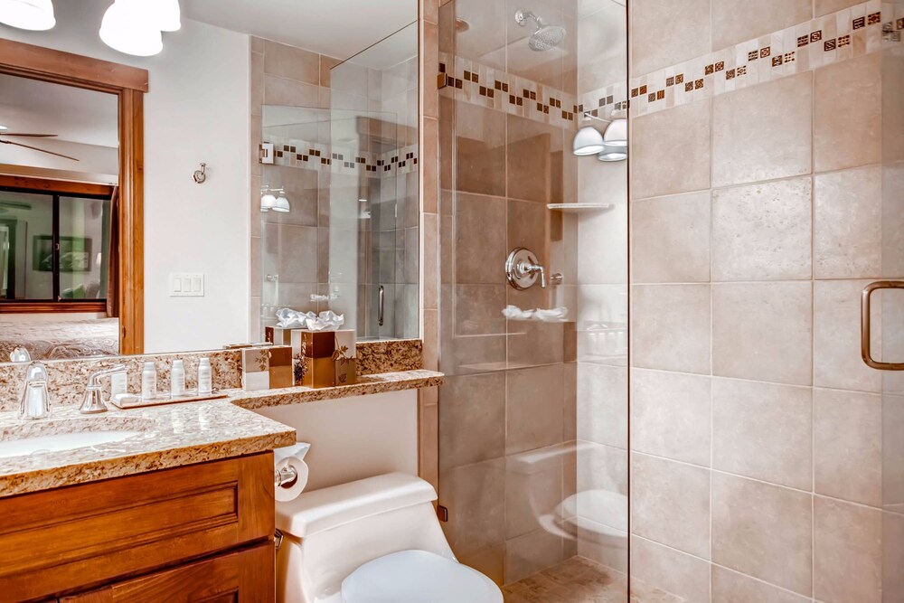 Two Bedroom 3 Bath Superior Condo with loft (North Building) - Bathroom