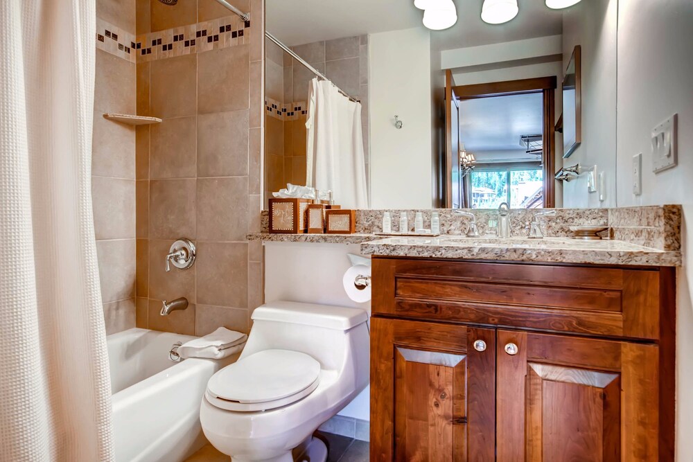 Two Bedroom 3 Bath Superior Condo with loft (North Building) - Bathroom