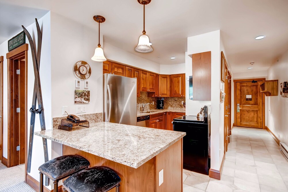 Two Bedroom 3 Bath Superior Condo with loft (North Building) - In-Room Kitchen
