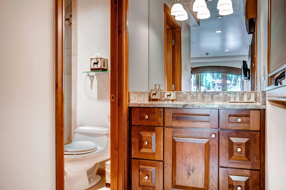 Two Bedroom 3 Bath Superior Condo with loft (North Building) - Bathroom