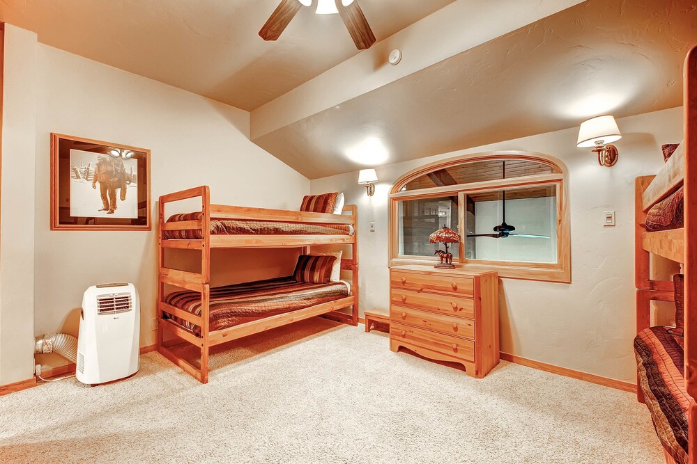 Standard Apartment, 2 Bedrooms - Guestroom