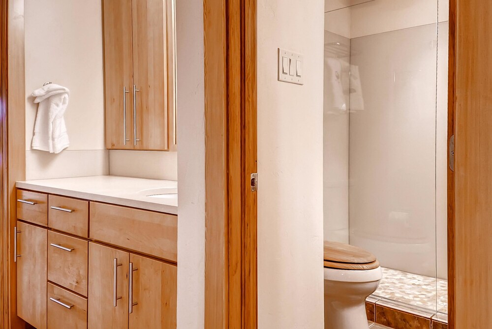 Condo, 1 Bedroom - Bathroom
