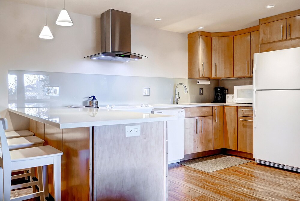 Condo, 1 Bedroom - In-Room Kitchen