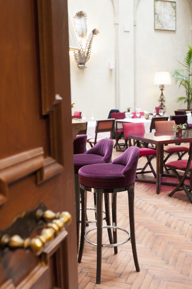 Hotel Lounge