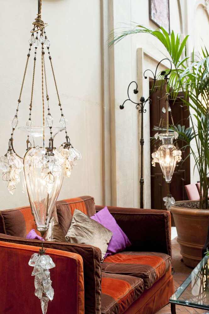 Hotel Lounge