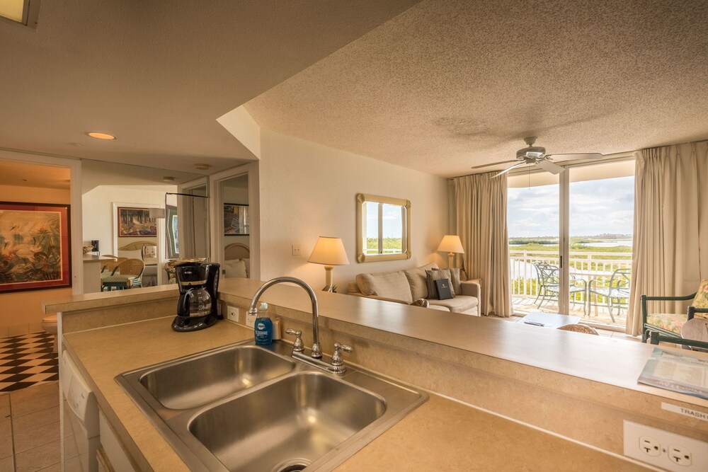 Condo, 2 Bedrooms - In-Room Kitchen