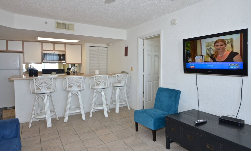 Condo, 2 Bedrooms - Living Area