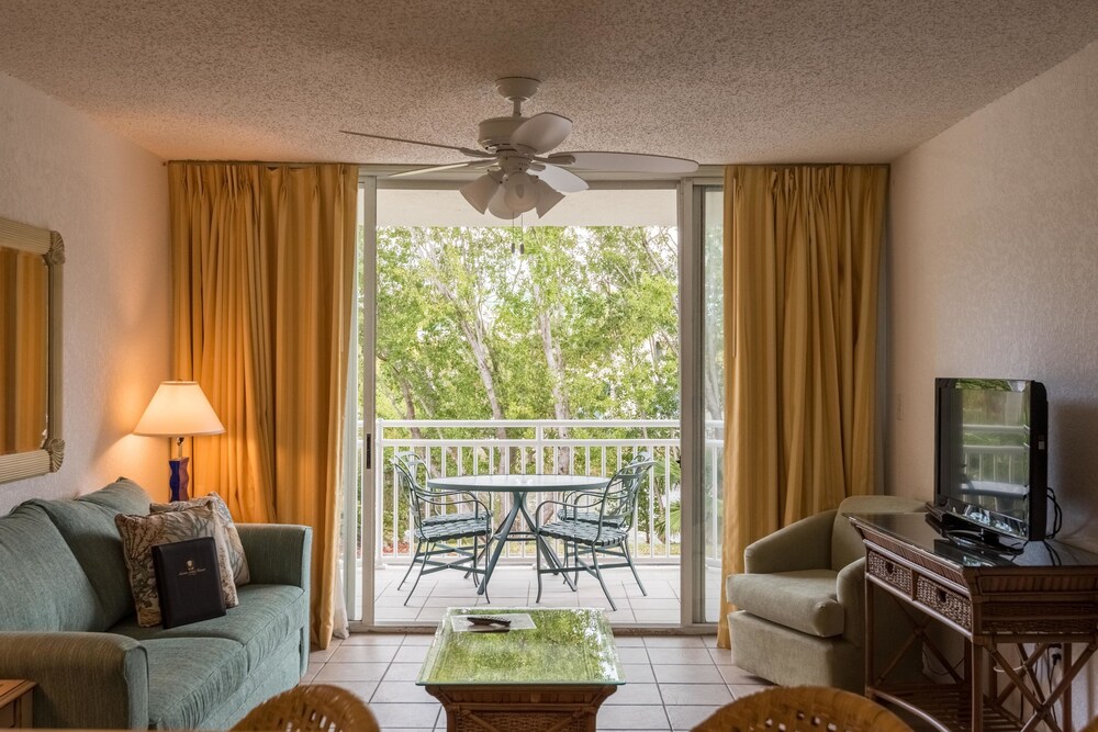 Condo, 2 Bedrooms - Living Area