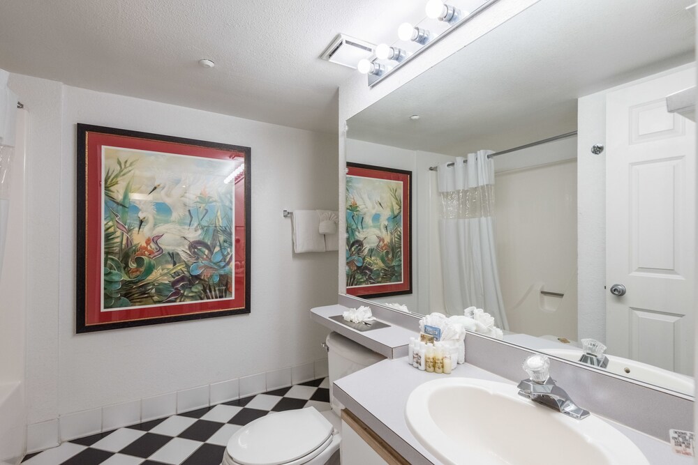 Condo, 2 Bedrooms - Bathroom