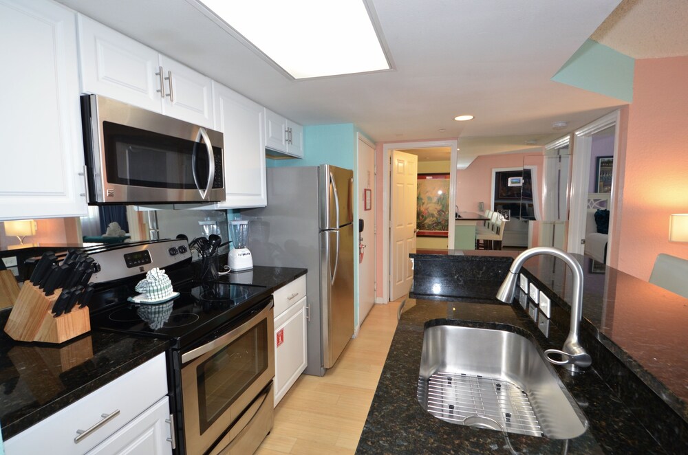 Condo, 2 Bedrooms - In-Room Kitchen