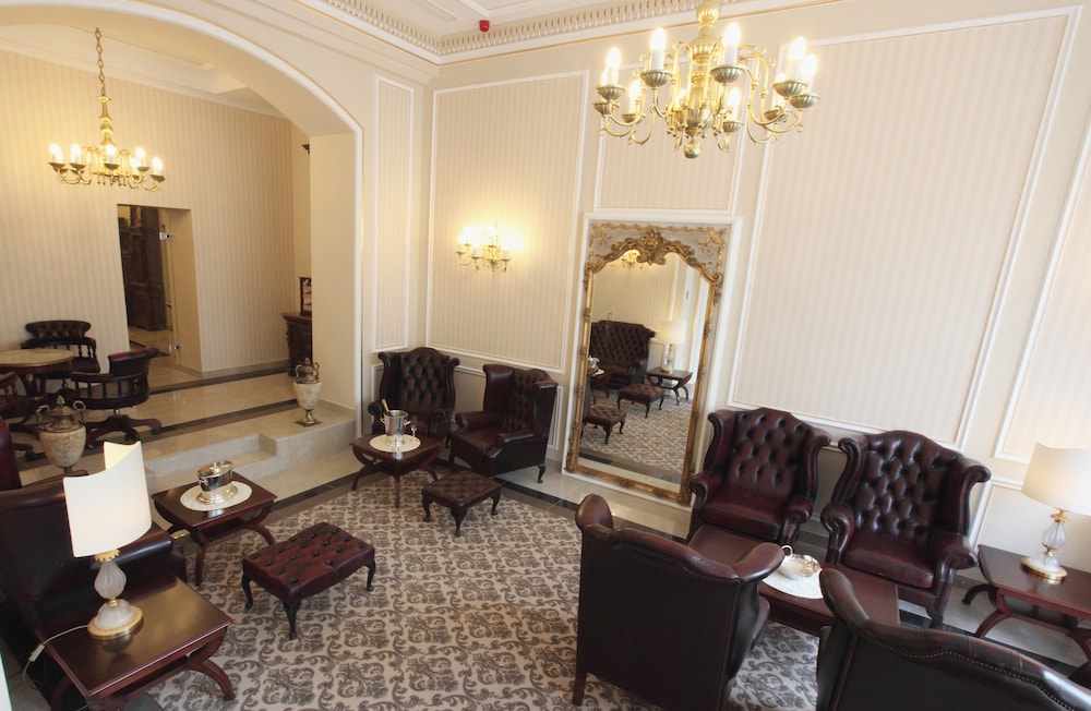 Hotel Lounge
