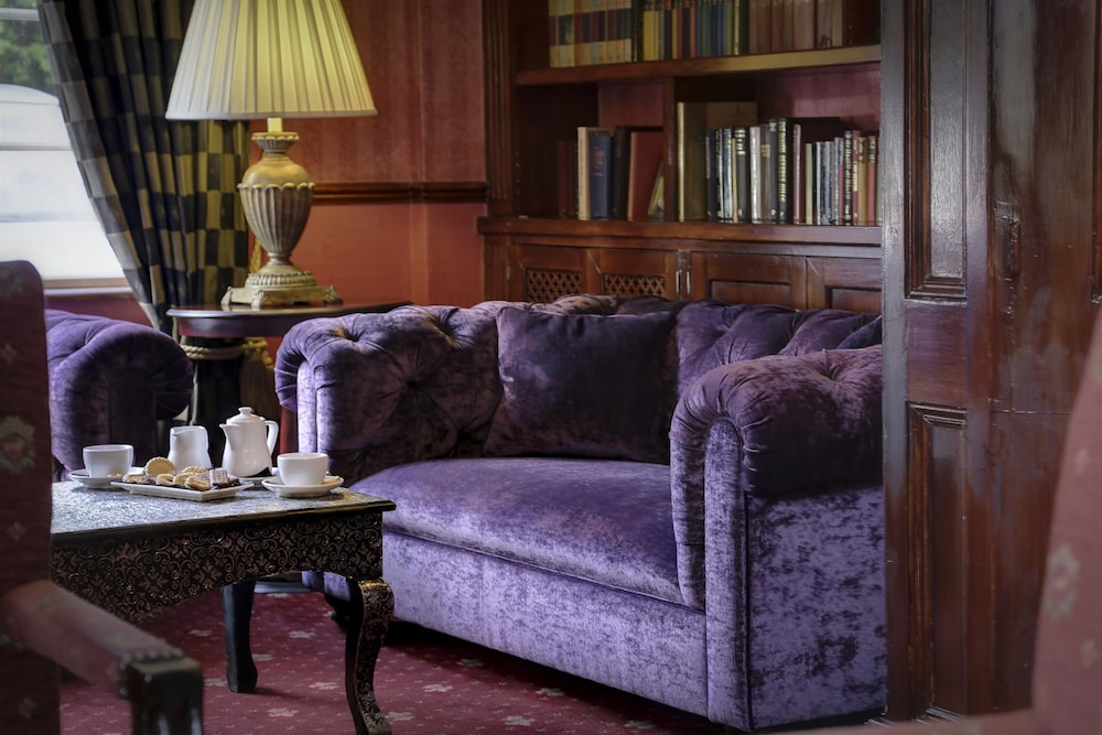 Hotel Lounge