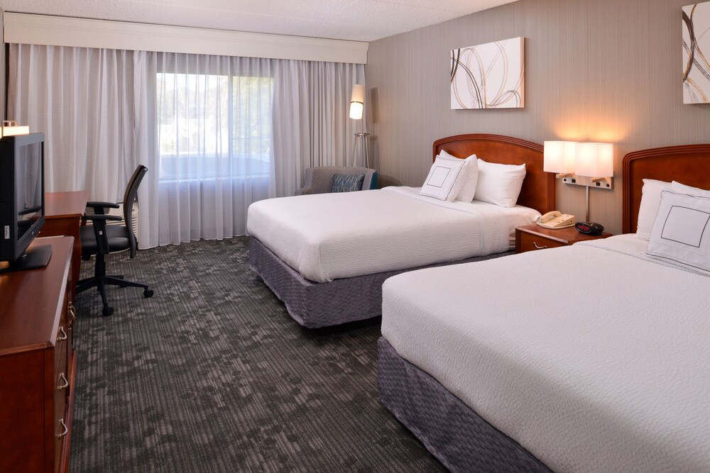 Room, Courtyard by Marriott Charlotte Gastonia