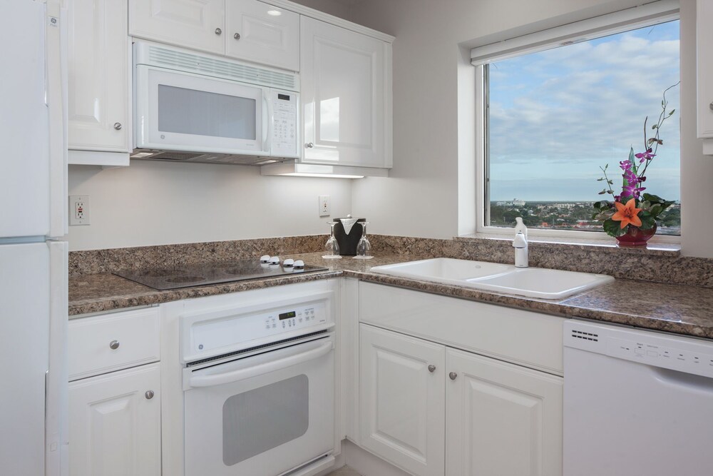2 Bedroom Suite - In-Room Kitchen