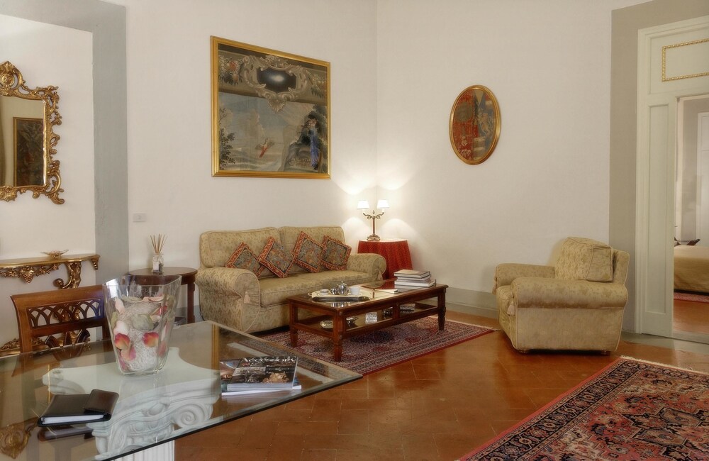 Exclusive Suite - Living Room